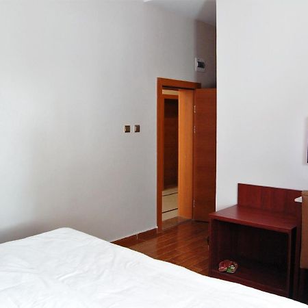 Отель R & K Guest Palace Кано Экстерьер фото