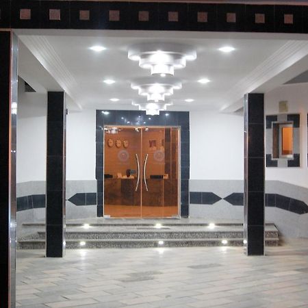 Отель R & K Guest Palace Кано Экстерьер фото