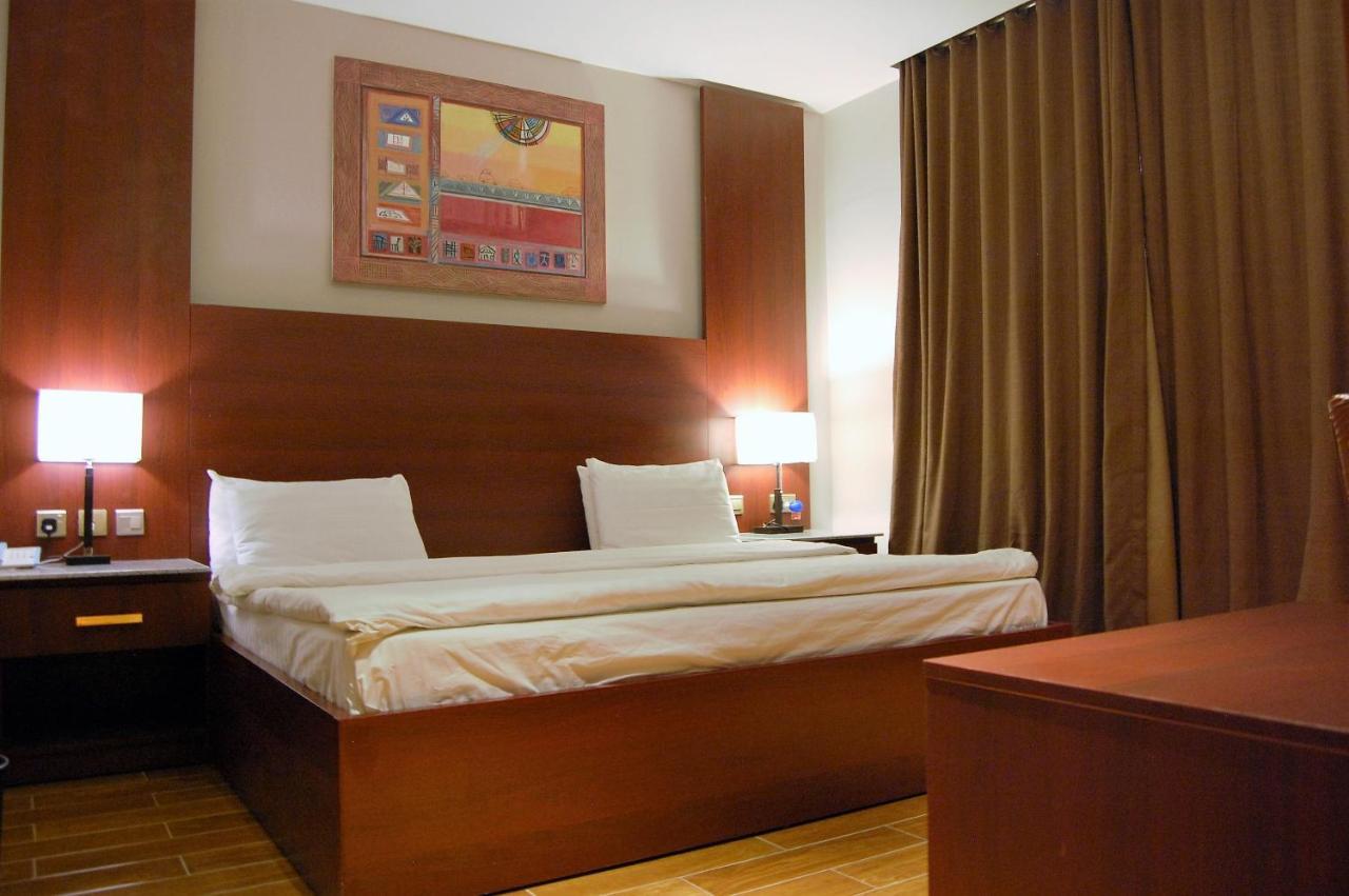 Отель R & K Guest Palace Кано Экстерьер фото