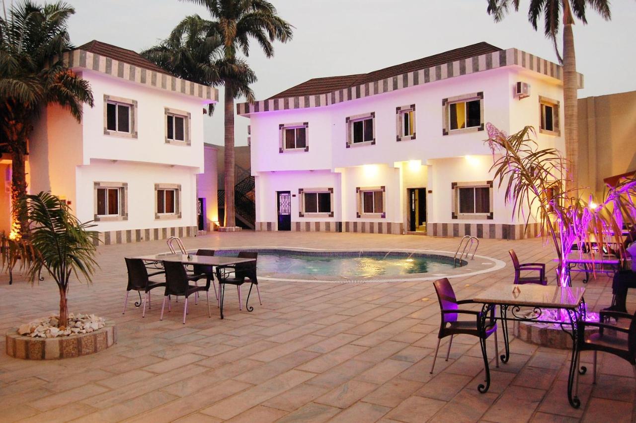 Отель R & K Guest Palace Кано Экстерьер фото