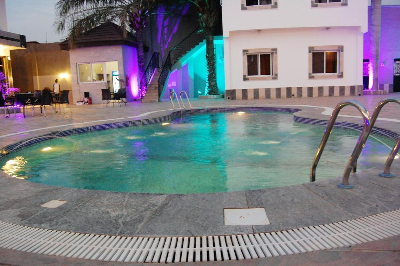 Отель R & K Guest Palace Кано Экстерьер фото