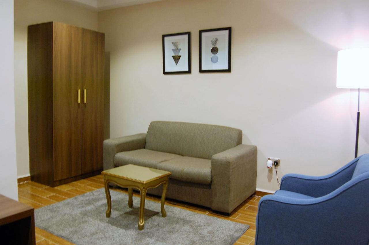 Отель R & K Guest Palace Кано Экстерьер фото