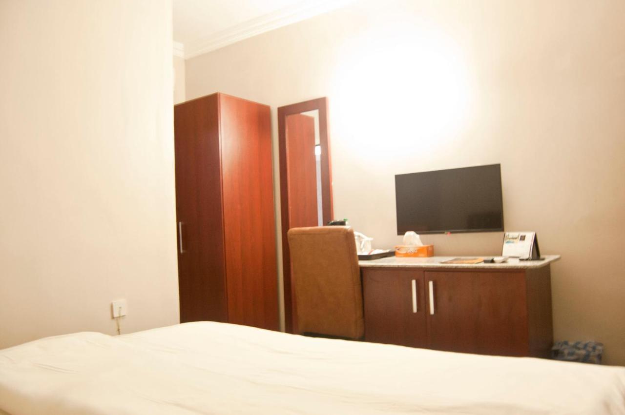 Отель R & K Guest Palace Кано Экстерьер фото