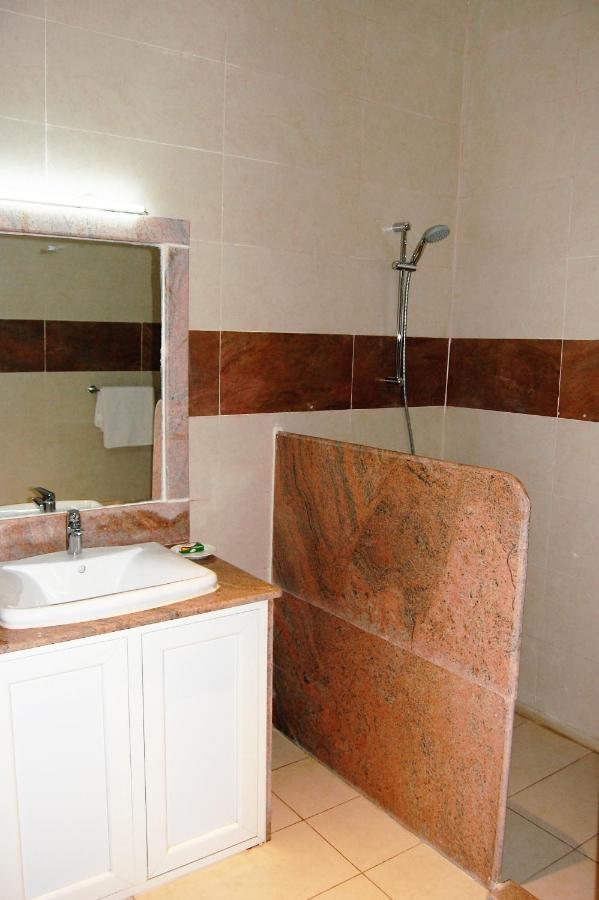 Отель R & K Guest Palace Кано Экстерьер фото
